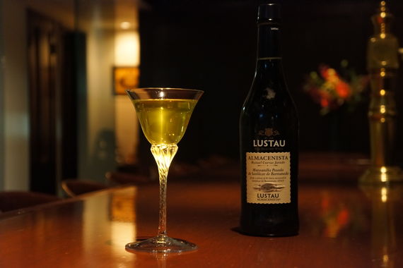 綺麗な色のカクテル