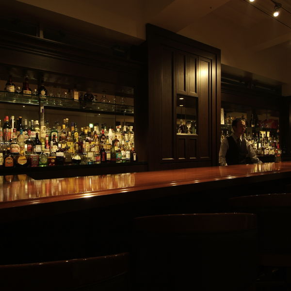 恵比寿駅西口おしゃれなバー　ノアールへ。