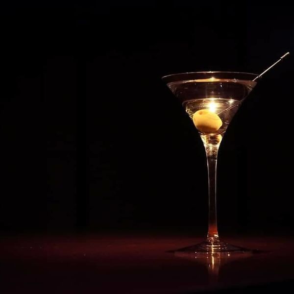 恵比寿Bar Noirではこだわりのグラスに注がれるマティーニをお作りしています。
