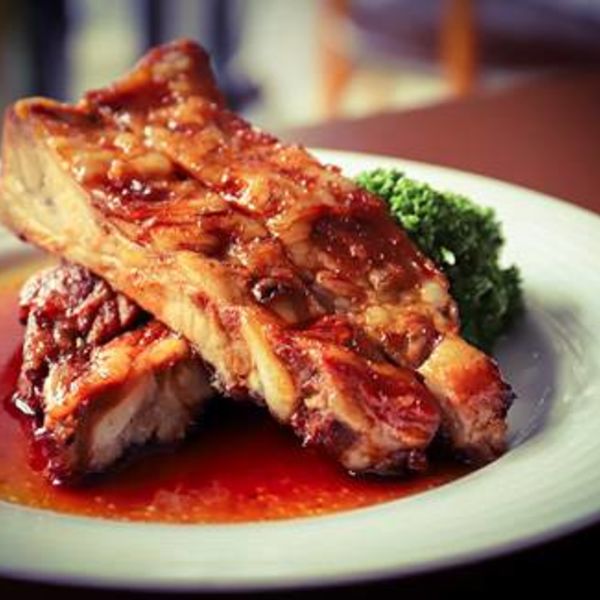 恵比寿駅周辺で美味しい肉料理、スペアリブが自慢のバーNoir